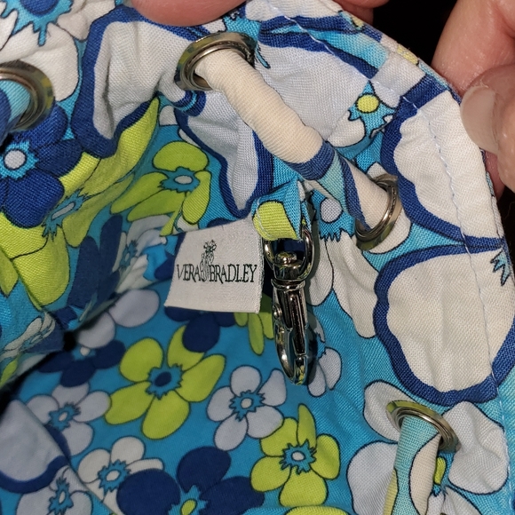 ☆ Vera Bradley Retired Petal Power Quilted Blue Drawstring Cinch Top Backpack - Picture 4 of 4
